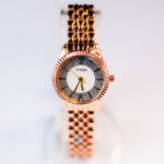 Ladies Luxury Bracelet Watch Elegant Dial Quartz Stylish Design - Image 2