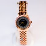 Ladies Luxury Bracelet Watch Elegant Dial Quartz Stylish Design - Image 3