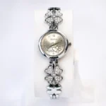 Women's Elegant Bracelet Watch - Image 3